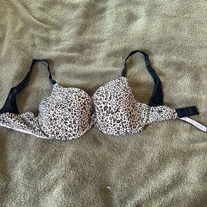 Victoria’s Secret bra uplift semi Demi size 32D